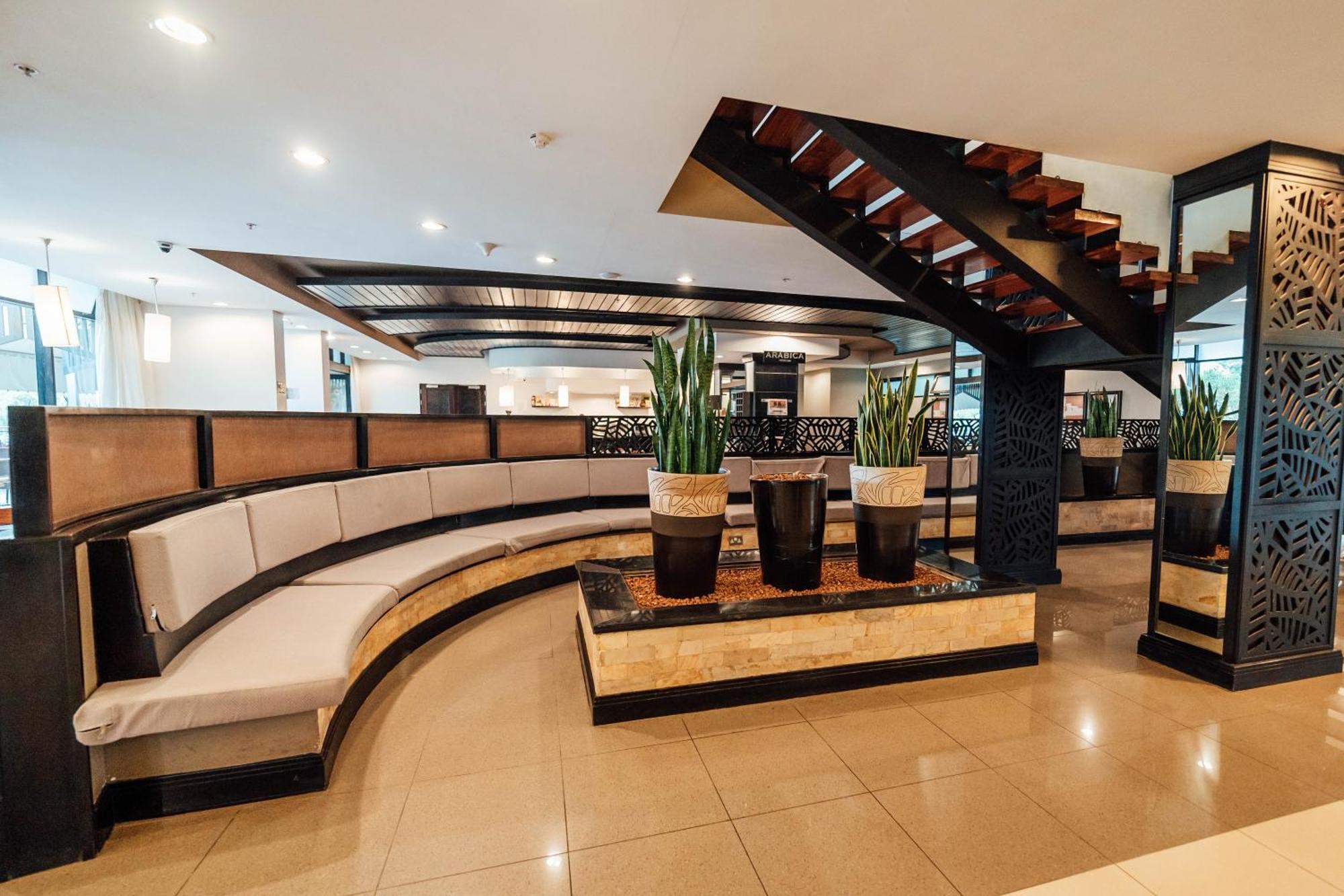 Mount Meru Hotel Аруша Екстер'єр фото